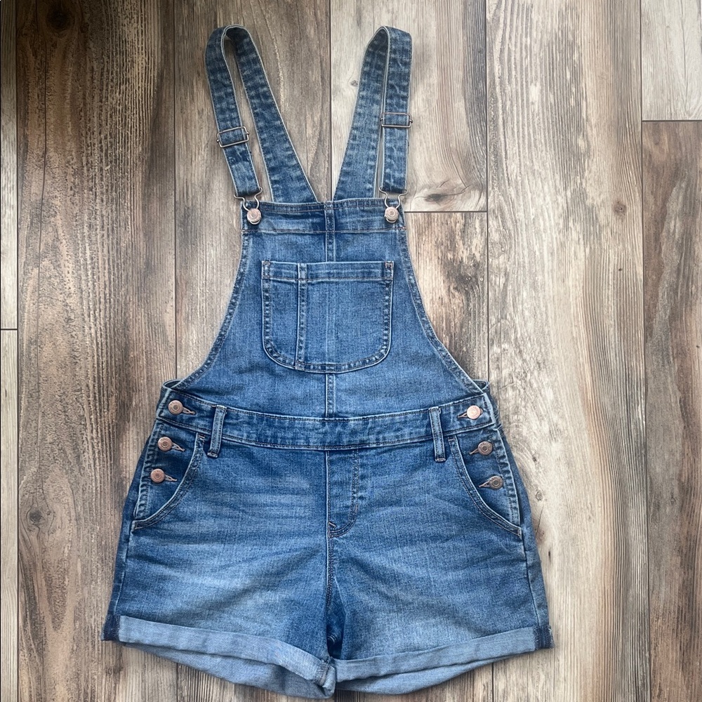 Old Navy • Overall shorts